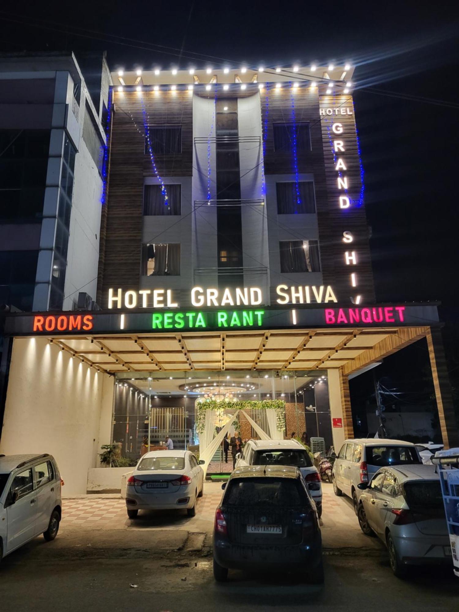 Oaktel Hotel Grand Shiva Near Ganga Ghat Haridvár Kültér fotó