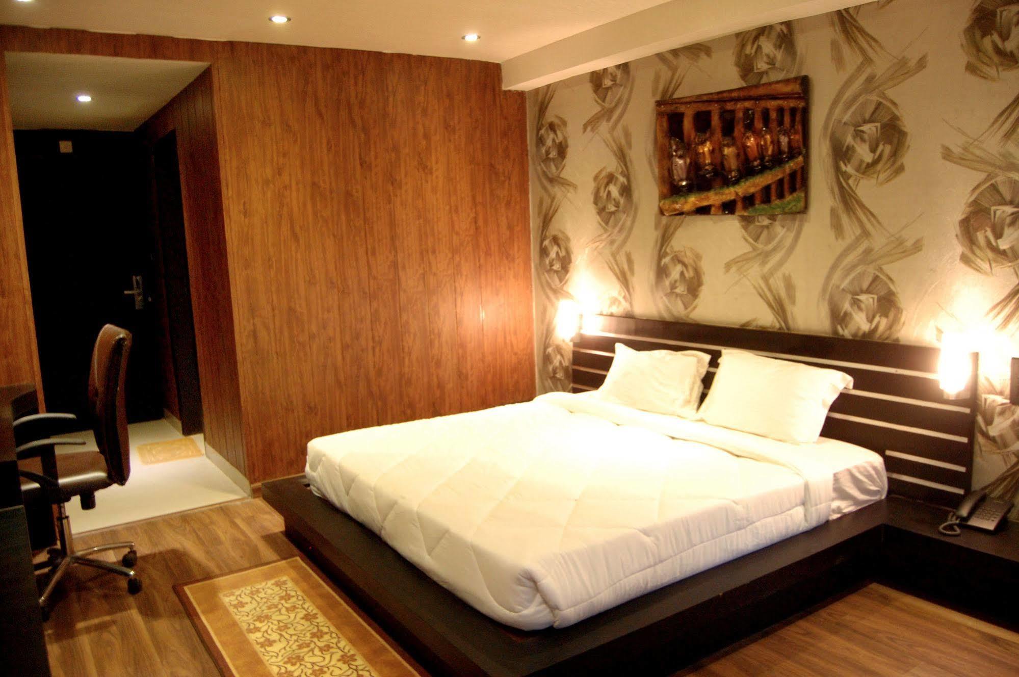 Oaktel Hotel Grand Shiva Near Ganga Ghat Haridvár Kültér fotó